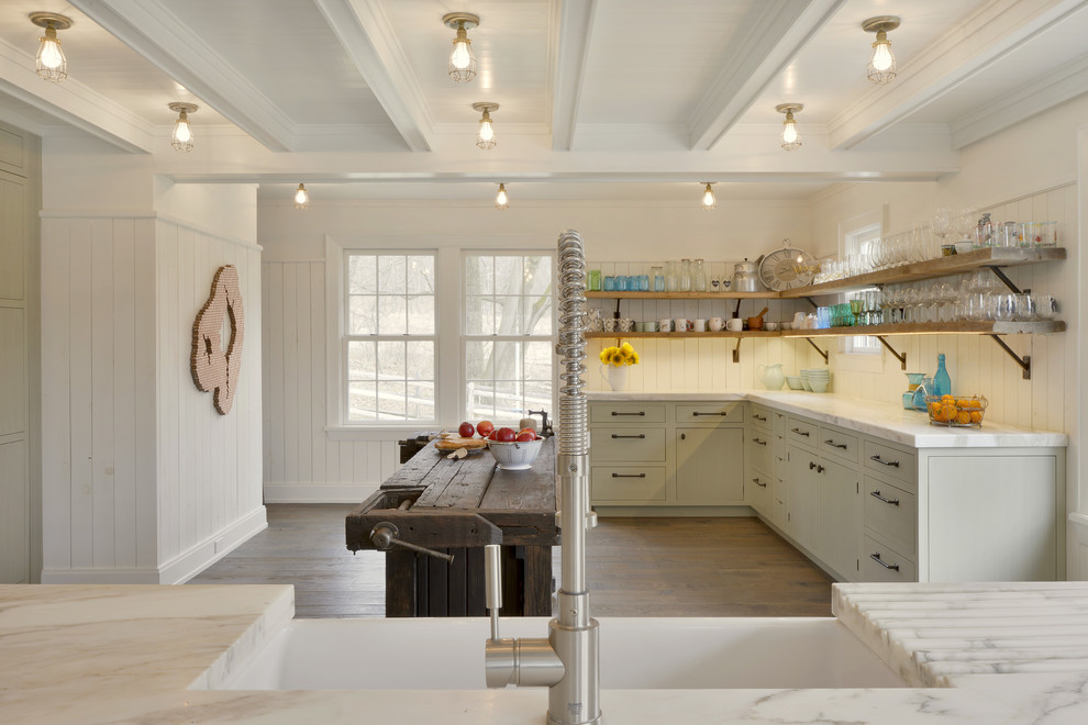 Свежая идея для дизайна: кухня в стиле кантри - отличное фото интерьера