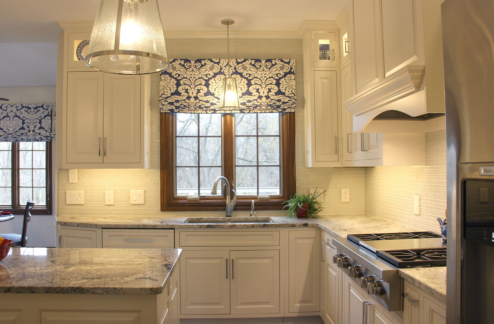 Before and After Kitchen in Perrysburg, OH Clásico Cocina Otras