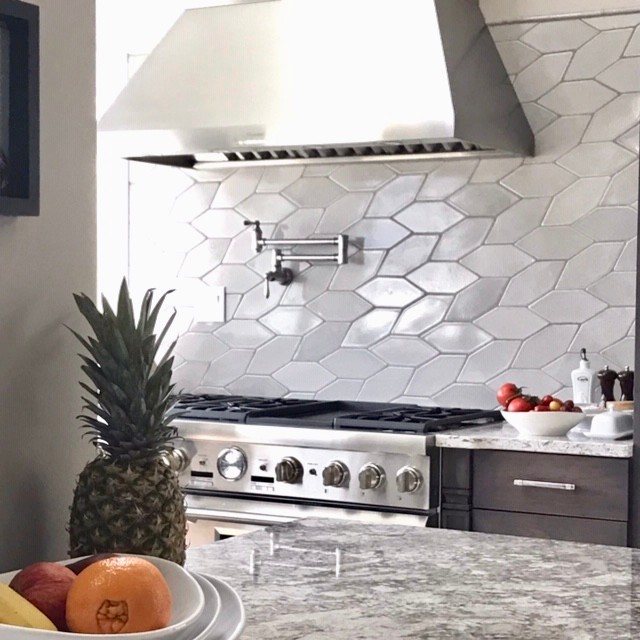 BehindtheStove Backsplash Tile in Picket Pattern Contemporary
