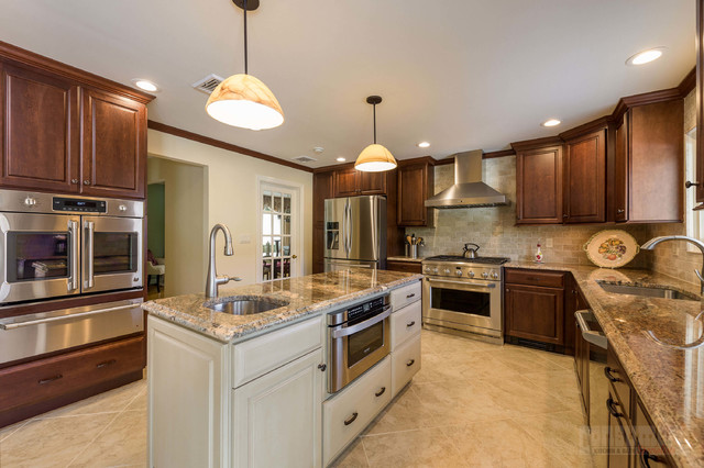 Bella a Bayville - Kitchen - New York - by Consumers Kitchens & Baths ...