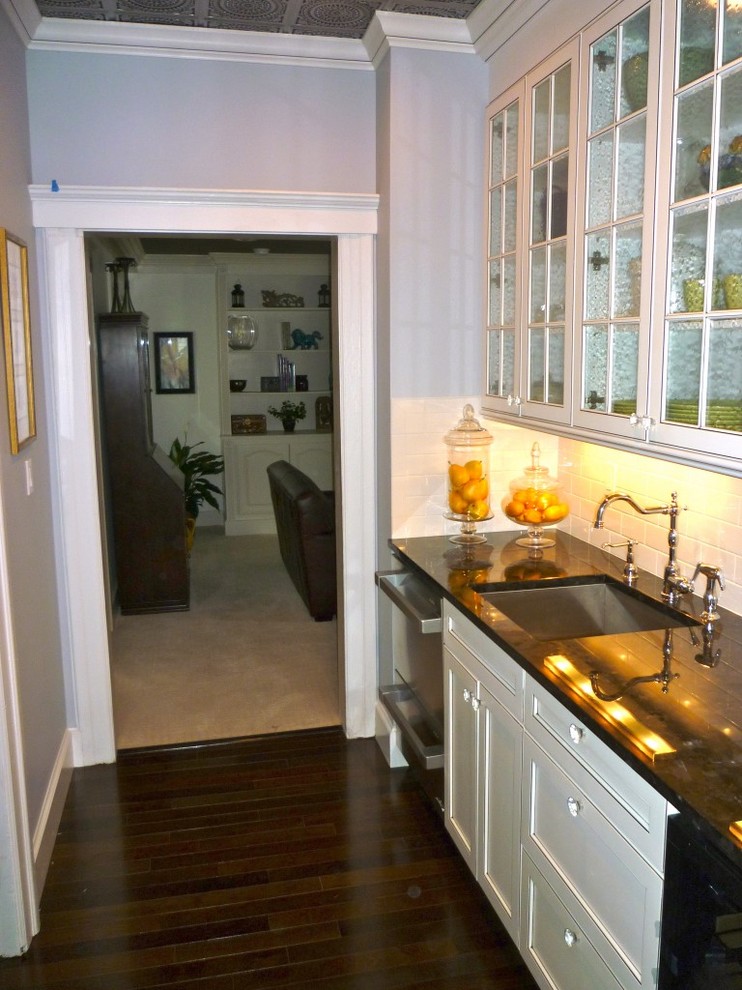 Photo of a traditional kitchen in Newark.