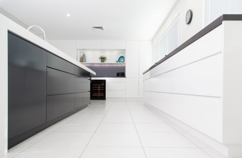 This is an example of a modern kitchen in Newcastle - Maitland.