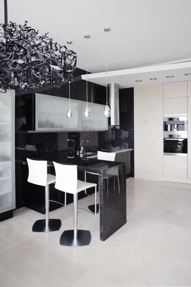 Example of an eclectic kitchen design in Moscow