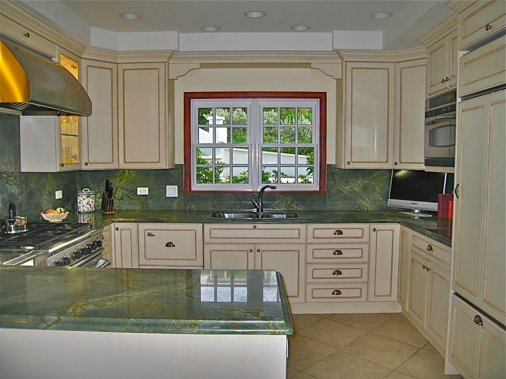 Bermuda home Traditional Kitchen Other by Strong Studio Designs