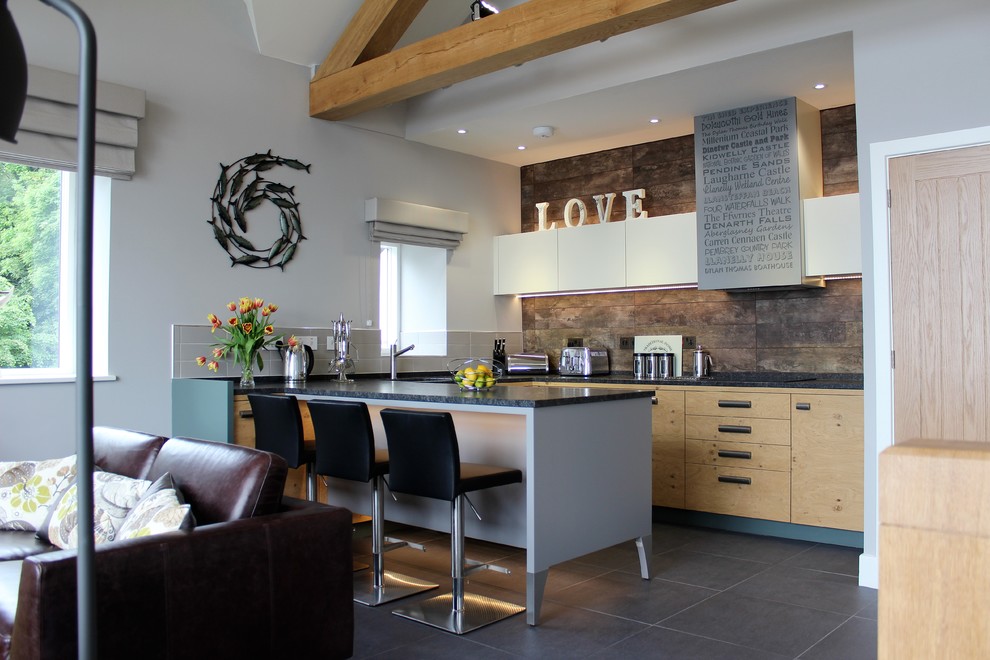 Cottage kitchen photo in Cambridgeshire