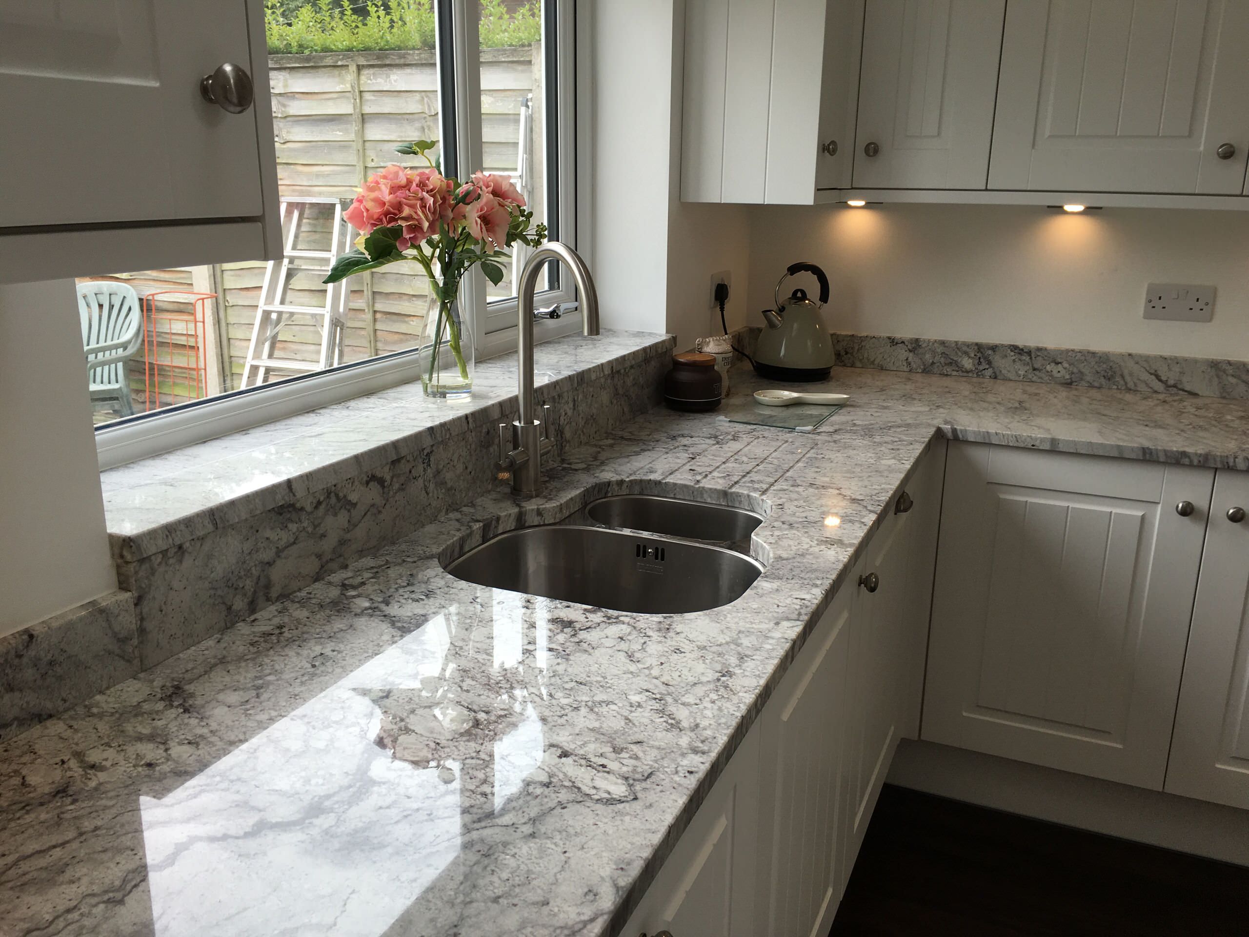 White Thunder Granite Kitchen Ideas Photos Houzz