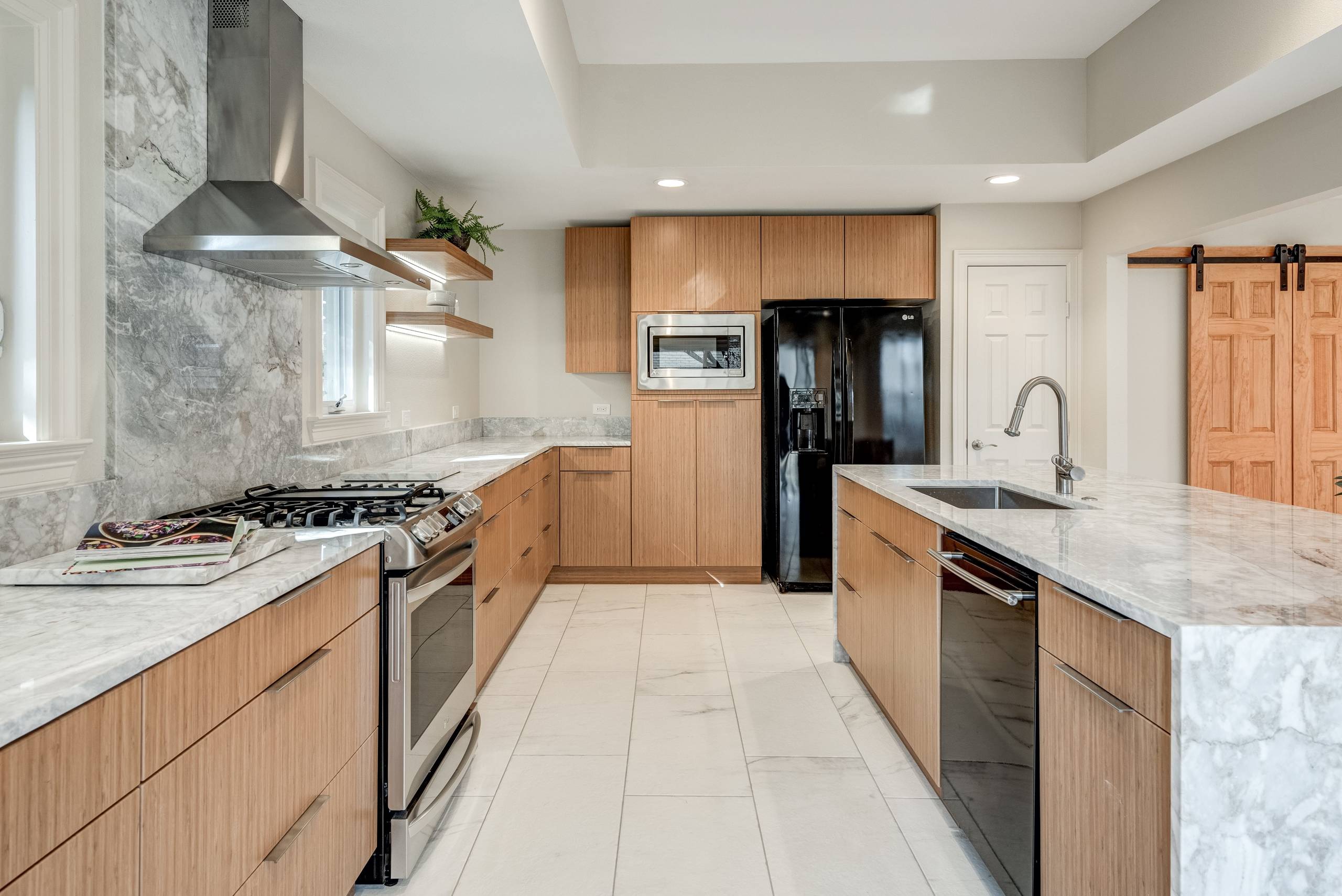 Best Whole House Renovation 100 000 300 000 Contemporary Kitchen Dallas By Dallas Builders Association Houzz