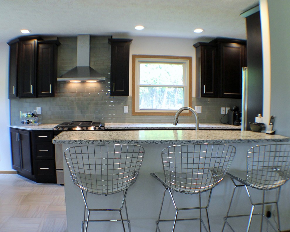 kitchen consultants bettendorf        
        <figure class=