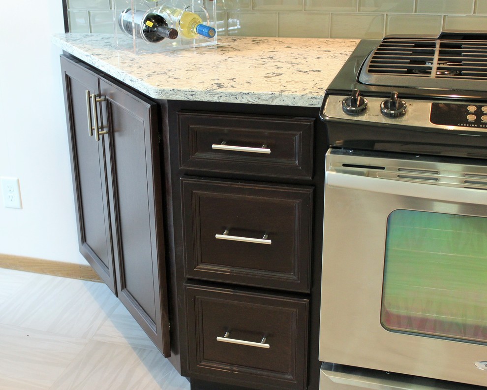 Bettendorf Kitchen Remodel Upgraded And Upscale Contemporary   Bettendorf Kitchen Remodel Upgraded And Upscale Village Home Stores Img~f791d7be05787280 9 1625 1 Dfc4d33 