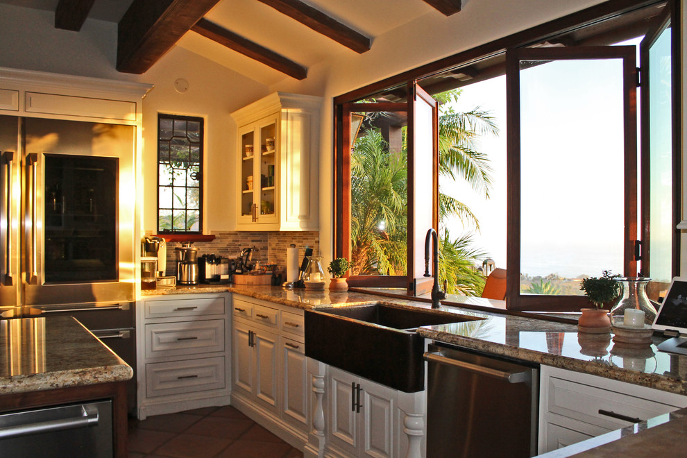 BiFold Doors and Windows on a Mediterranean Style Home Mediterráneo