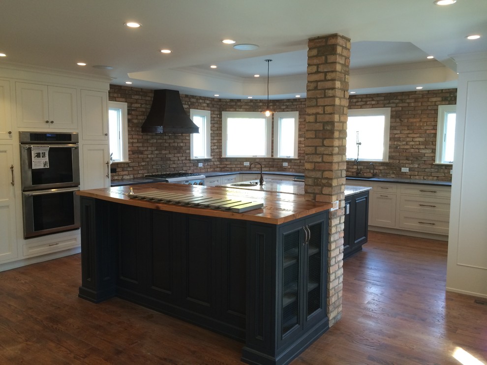 BIanco Antico & Kodiak Brown Granite Countertops Traditional