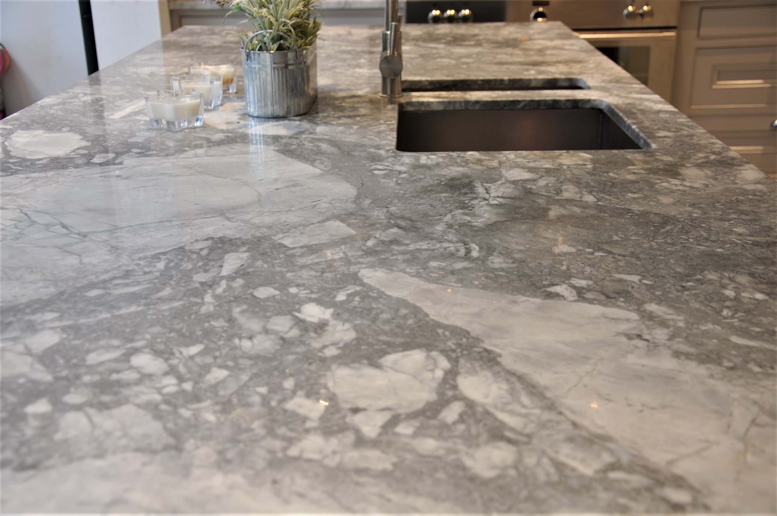 Bianco Eclypsia Quartzite Worktops Fitted Brentwood, Essex - Traditional -  Kitchen - Essex - by Granite Supply Uk Ltd | Houzz