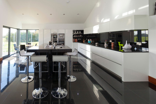 Black White high gloss kitchen Modern Kitchen Dublin by