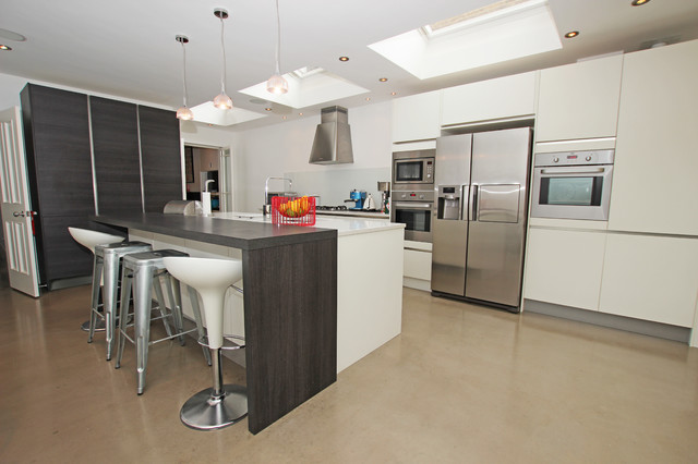 Black and white kitchen - Modern - Kitchen - London - by LWK London