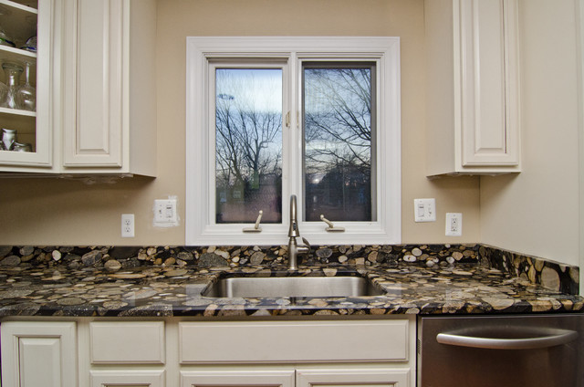 Black Mosaic Gold Granite/ Marinace Granite Kitchen - Traditional