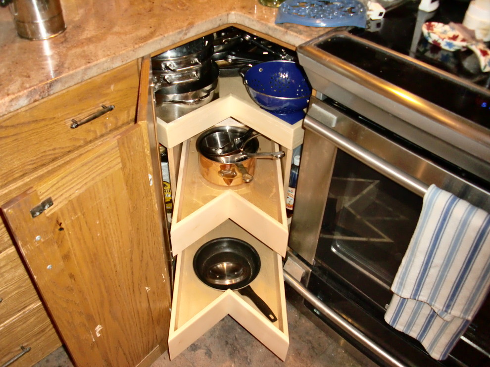 Blind Corner Solutions, Lazy Susans & GlideArounds Traditional Kitchen Columbus