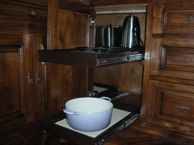 コロンバスにあるトラディショナルスタイルのおしゃれなキッチンの写真