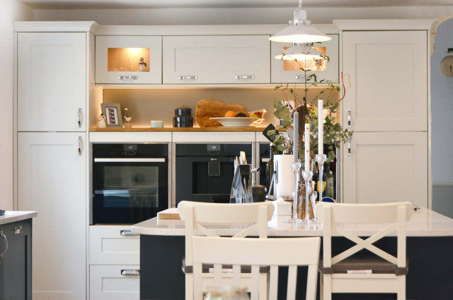 Blue & Grey Shaker Kitchen/Diner - Classique - Cuisine - Cornouailles ...