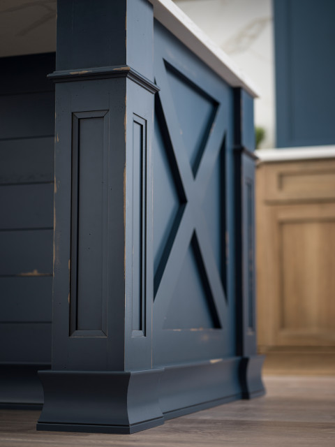 Rustic Heritage Paint Modern Farmhouse kitchen Island in navy Blue with  Shiplap - Country - Kitchen - Manchester - by Dura Supreme Cabinetry |  Houzz UK