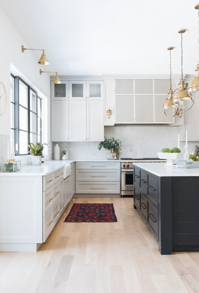 Kitchen photo in Chicago