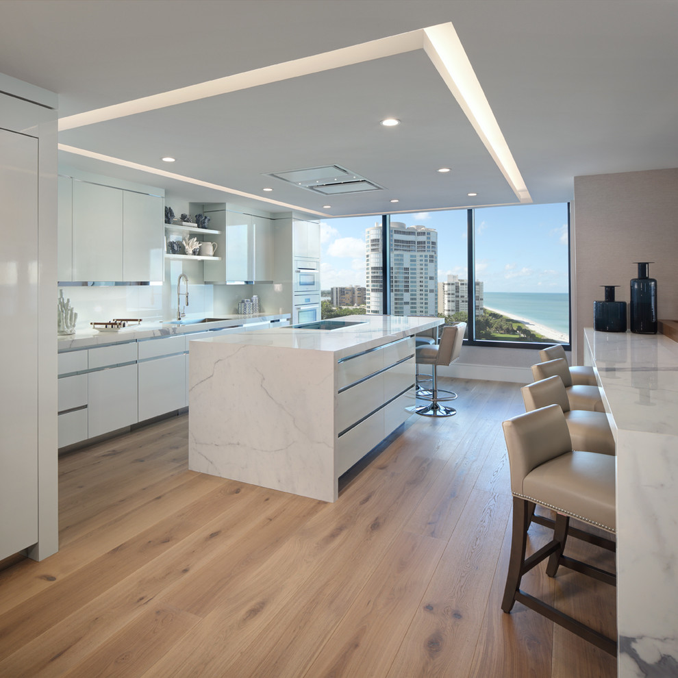 Bold Beach Modern - Modern - Kitchen - Miami - by W Design Interiors