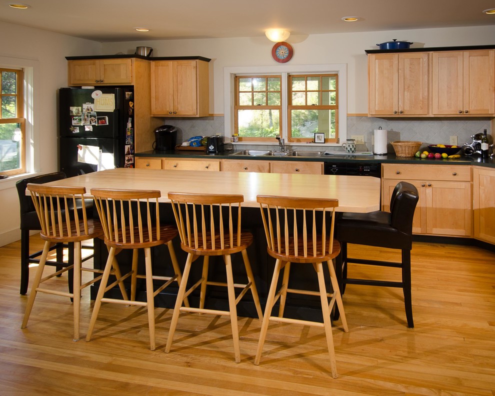 Elegant kitchen photo in Burlington