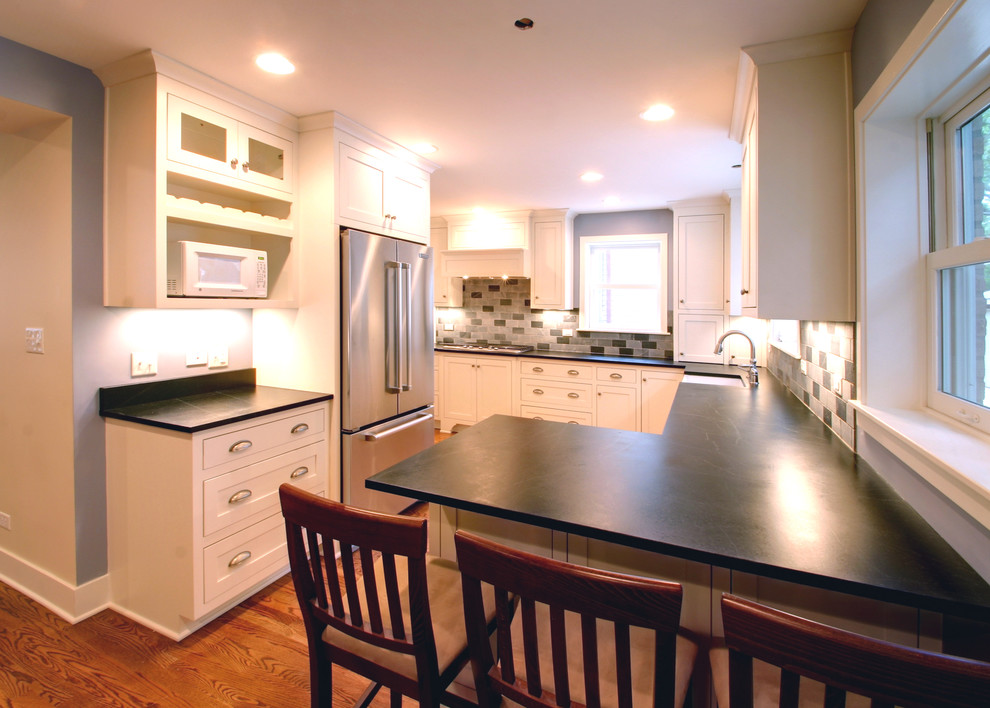 Breakfast Bar Counter Peninsula Traditional Kitchen Chicago By Rs2 Architects Houzz