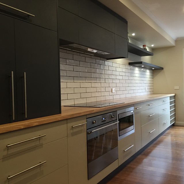 Brentwood Kitchens Stunning Kitchen renovation Country Kitchen