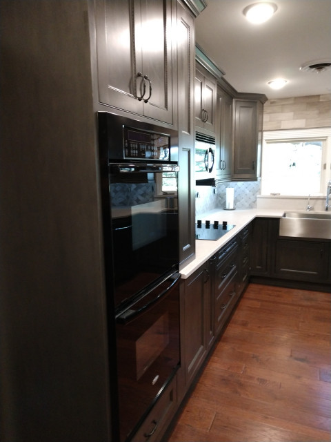 Brentwood Maple Smokey Hills Beaded Inset Door w/Caesarstone Topus ...