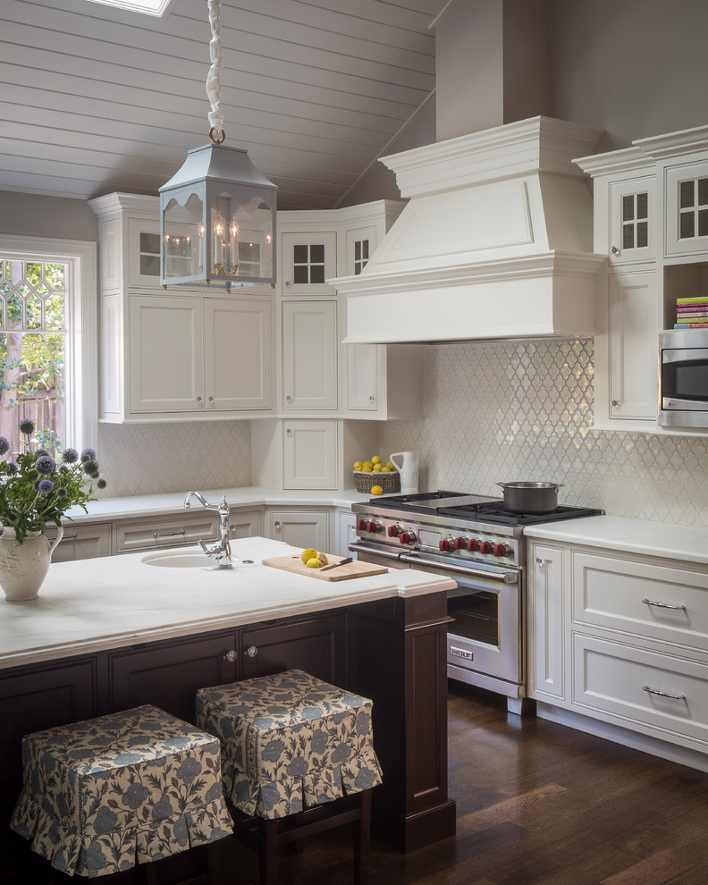 This is an example of a farmhouse kitchen in San Francisco.