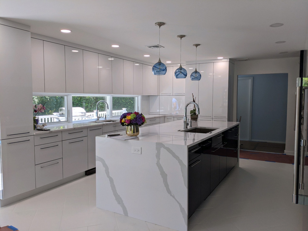 Brilliance in Blue Modern Kitchen New York by Rochon New York