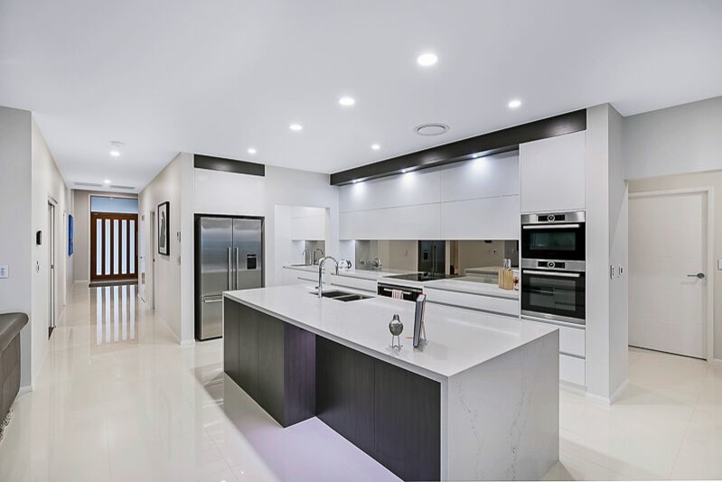Residence Modern Kitchen Brisbane by Alisco
