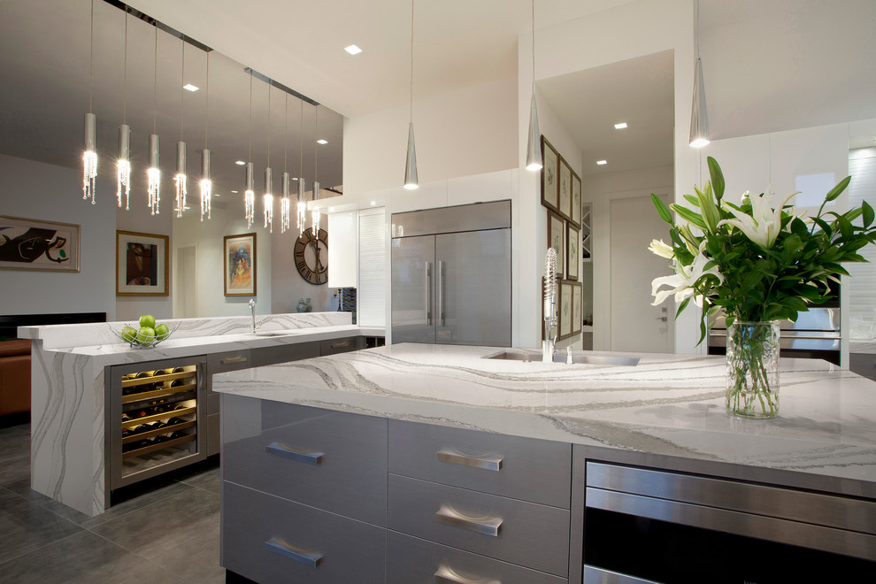 Example of a kitchen design in Minneapolis