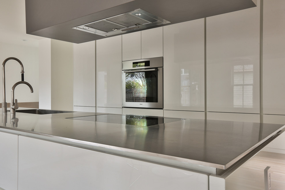 Inspiration for a contemporary kitchen in Boston.
