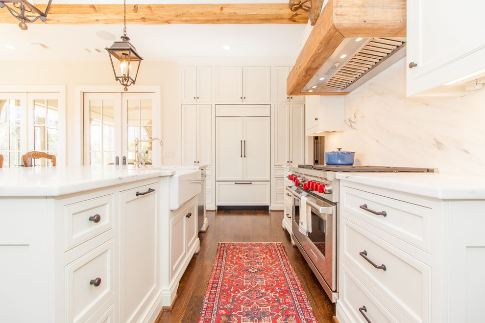 Idéer för att renovera ett vintage kök, med släta luckor och vita skåp