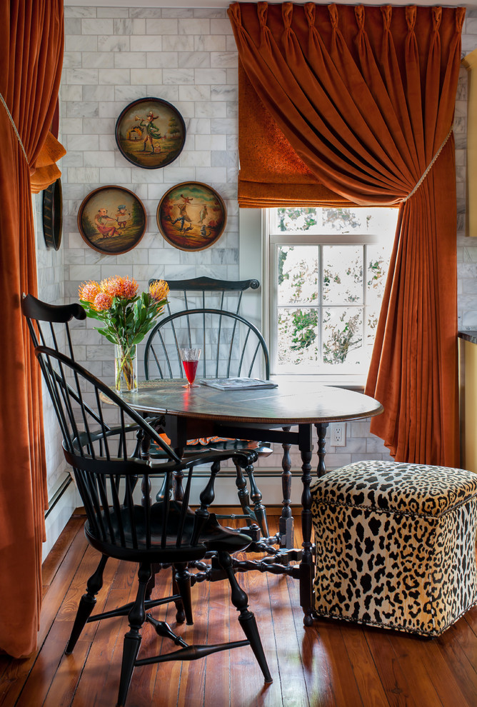 Eat-in kitchen - mid-sized country l-shaped eat-in kitchen idea in Philadelphia with an island