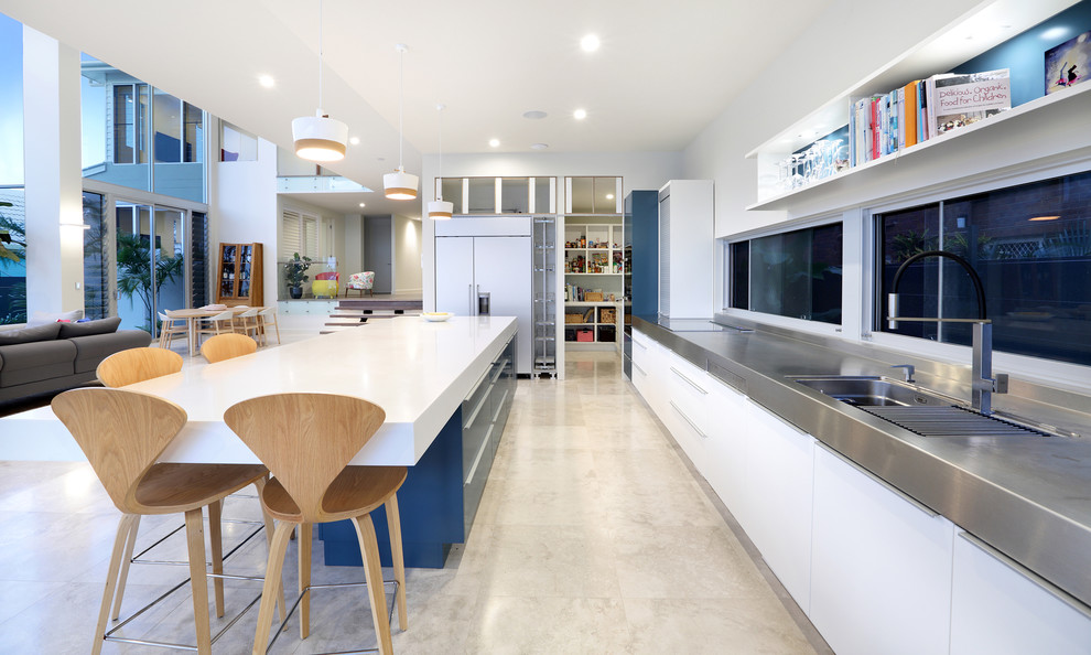 Photo of a contemporary kitchen in Brisbane.