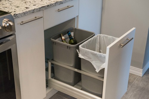 キッチンのゴミ箱置き場は 新築やリフォーム時のおしゃれアイデア Houzz ハウズ