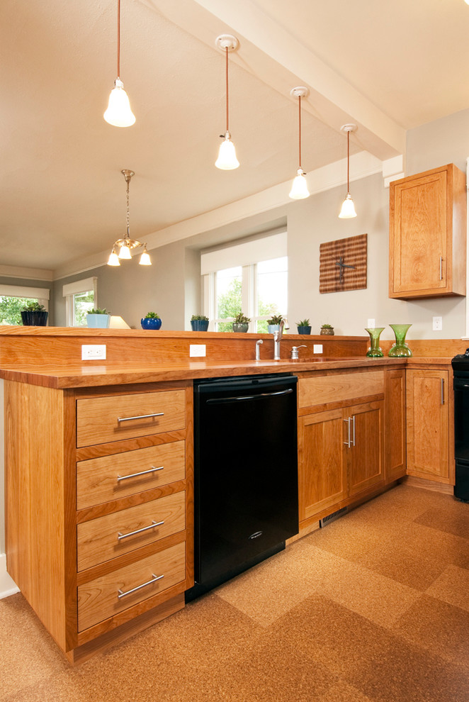 Example of an arts and crafts kitchen design in Portland