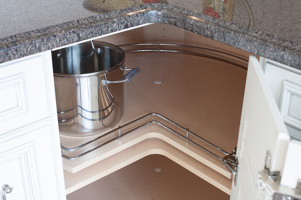 Burnaby Showroom - Traditional - Kitchen - Vancouver - by Kitchen Craft