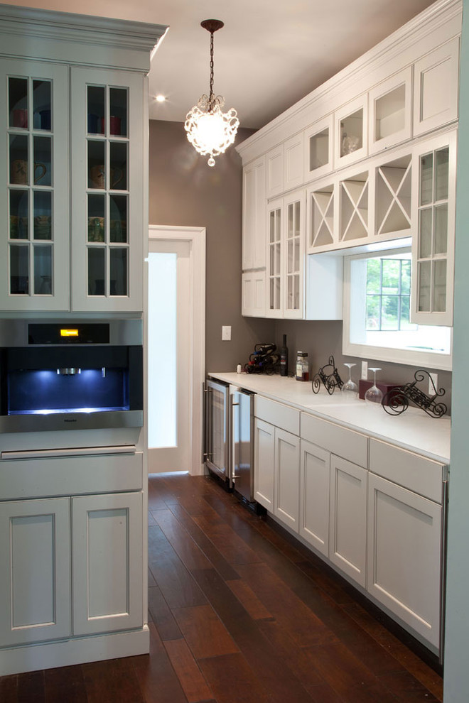 Butler's Pantry with pass through to dining room Transitional
