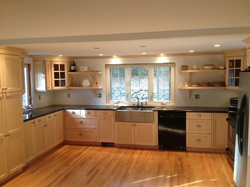 Elegant kitchen photo in Bridgeport