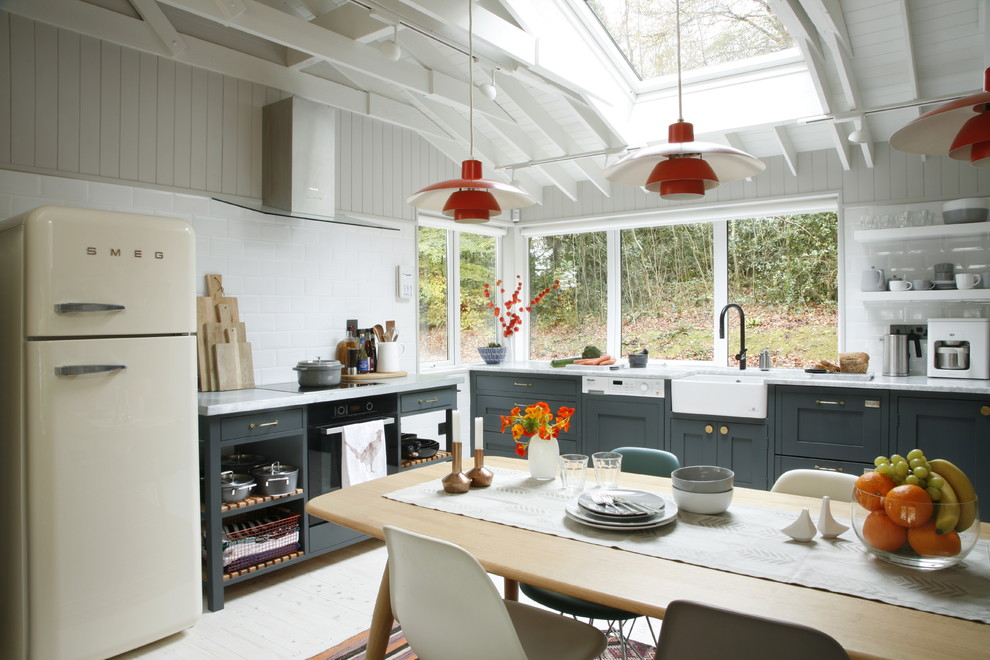 Inspiration for a midcentury kitchen in London.