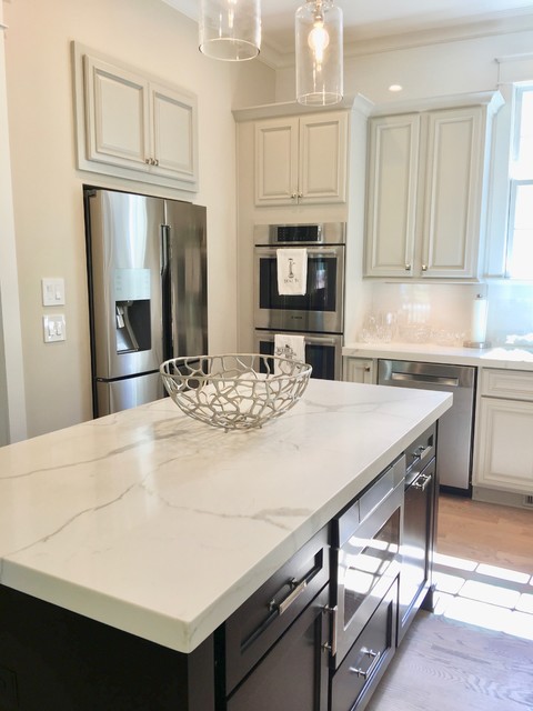 Calacatta Gold quartz kitchen Klassisch Küche Atlanta von Stone Select Houzz