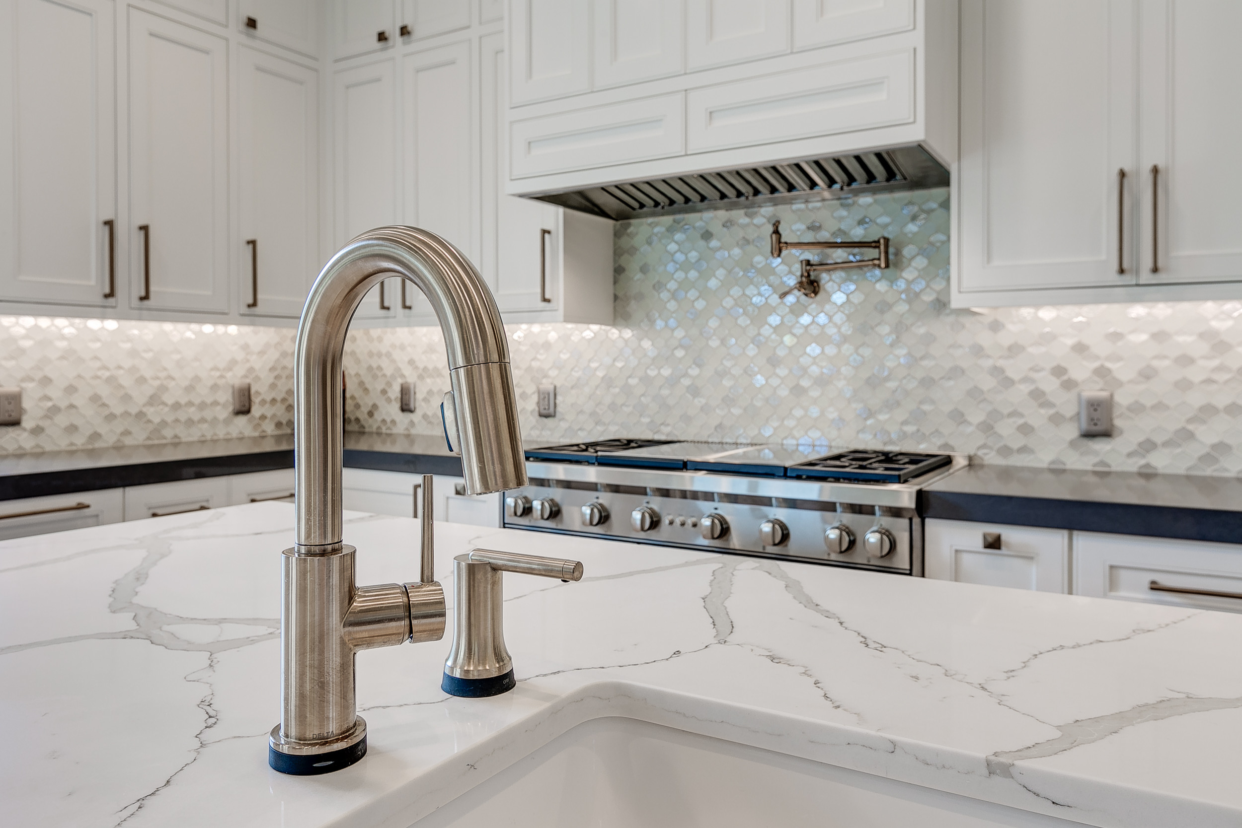 Calacatta Quartz Kitchen Ideas