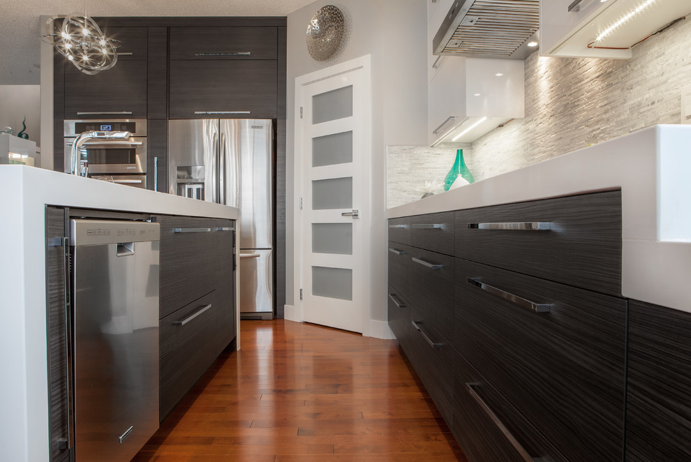 Calgary, New Build - Grond - Modern - Kitchen - Calgary - by Superior Cabinets | Houzz