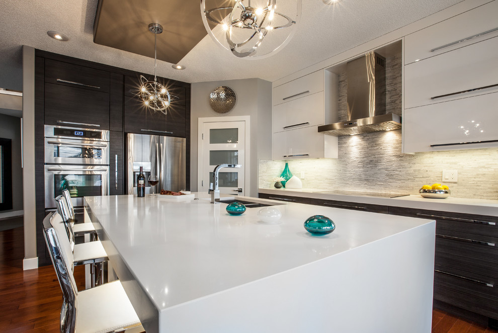 Calgary, New Build Grond Modern Kitchen Calgary by Superior