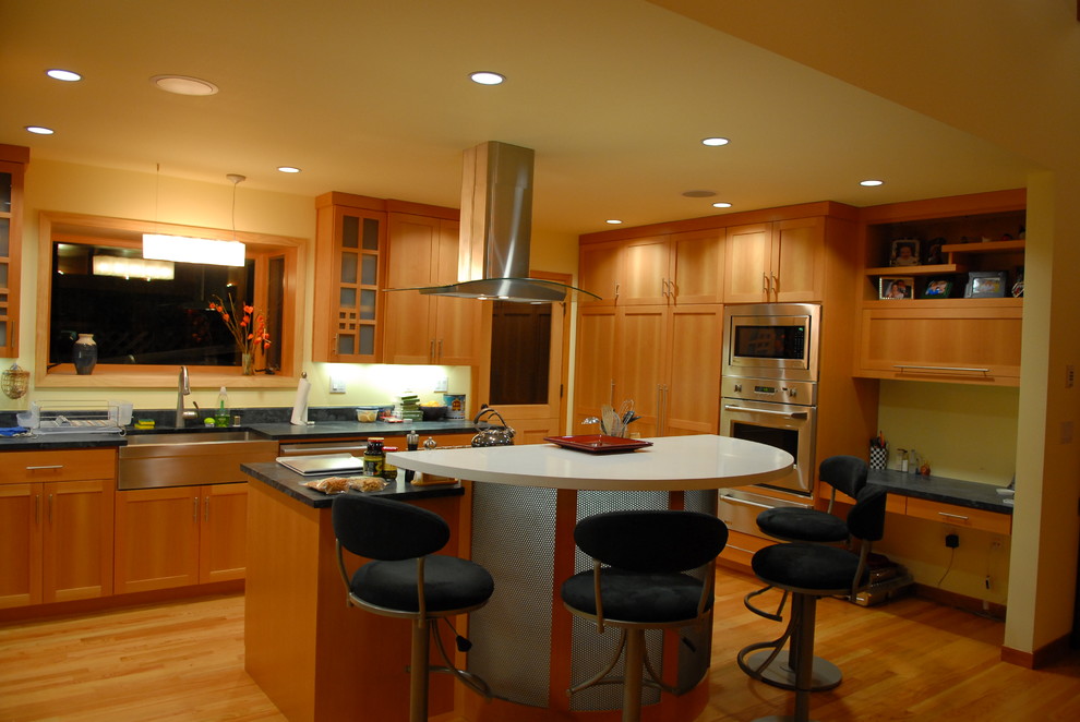 На фото: кухня в современном стиле