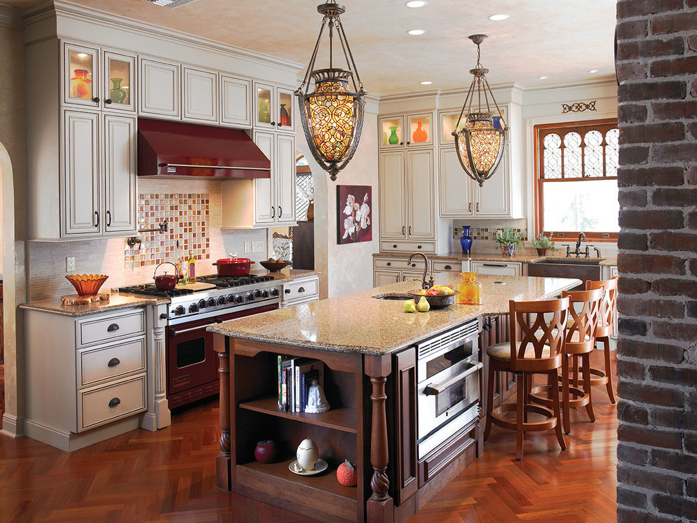 Design ideas for a traditional kitchen in New Orleans.