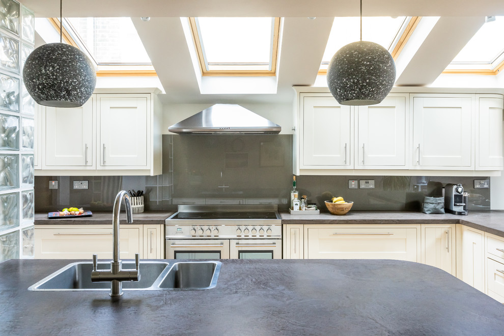 Example of an eclectic kitchen design in Cambridgeshire